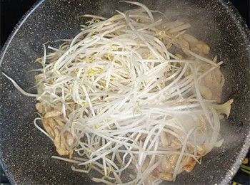 step8: 加入銀芽翻炒均勻