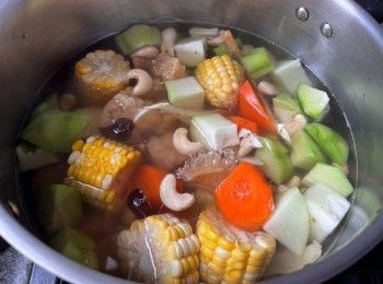 step5: 再把餘下材料煮2小時即可。