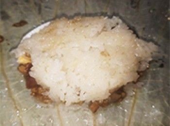 step26: 再蓋上<span class="group_8">糯米飯</span>(約50g)