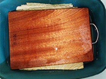step2: 上面壓重物