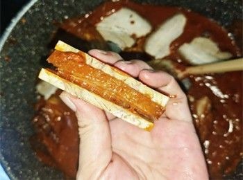 step10: 肉片夾入芋頭內