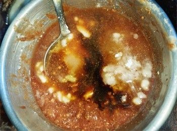 step7: <span class="group_2">醬汁</span>碗中混合