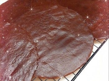 step8: 加入Oreo餅碎，攪拌至完全均勻，放進雪櫃冷藏，備用