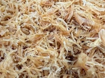 step3: 瑤柱浸4-6小時，隔水蒸10分鐘，拆絲備用