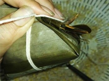 step16: 先用綿繩紥緊封口位