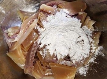 step6: 水尤加入麵粉拌勻
