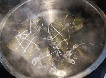 step19: 水滾放入，烚2.5小時，熄火浸15分鐘