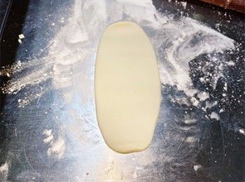 step14: [小包酥皮做法] 麵棍桿至長型