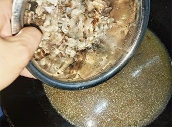 step16: <span class="group_3">魚羹</span> 加入<span class="group_1">拆魚雲</span>，煮滾