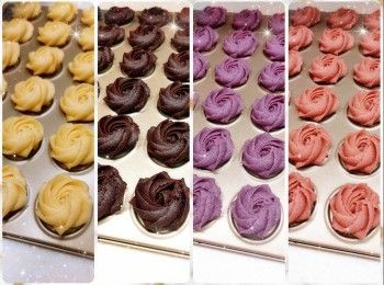 step3: 粉團加入唧袋，於不黏烤盤上唧出花紋