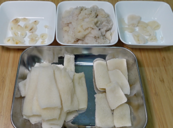 step5: 處理完的竹笙可以即刻用來煮，如果你還沒用它，可以用保鮮紙包住，放密實盒冷凍保存，要用時，提前一天放冷藏（4度）解凍
