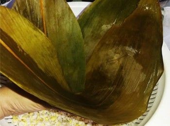 step7: 中間位置往上摺成三角兜型