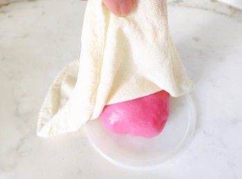 step7: 搓成粉團後..用濕布蓋上..避免乾裂