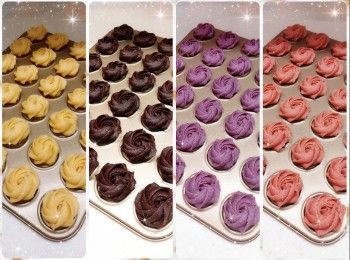 step4: <span class="group_1">原味</span>、<span class="group_2">朱古力味</span>
1. 預熱5分鐘（160°），放中層，焗約25-30分鐘（時間視乎厚薄而定） 2. 然後再焗1-2分鐘（220°）至表面金黃（調高溫度上色） 3. 最後用餘溫再焗3-5分鐘（餘溫可令曲奇更上色和脆口），放涼，即可

<span class="group_3">紫薯味</span>、<span class="group_4">士多啤梨味</span>
1. 預熱5分鐘（150°），放中層，焗約30-35分鐘（時間視乎厚薄而定） 2. 最後用餘溫再焗3-5分鐘（餘溫可令曲奇更脆口；不需焗至太上色，否則會影響紫薯的顏色，令深紫色變成啡紫色），放涼，即可