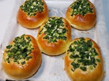 step1: 材料全部混合
靜置30分鐘
推開成團後加入牛油
發酵約1小時