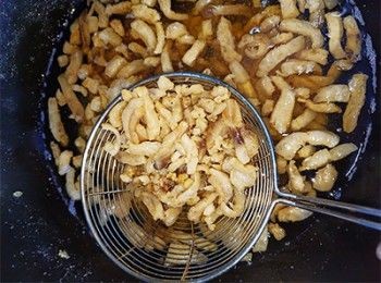 step6: 撈出豬油渣