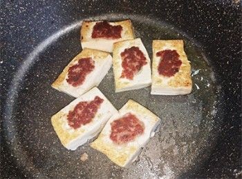 step5: <span class="group_2">醬料</span>碗中混合