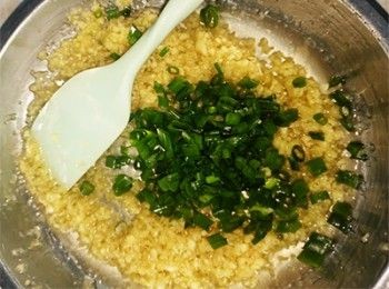 step6: 加入蔥花拌勻