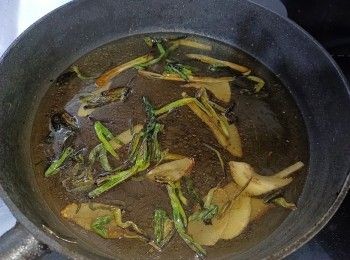 step5: 加入材料A的清水煮滾