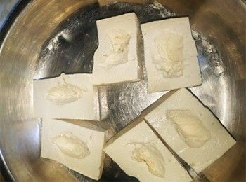 step1: 豆腐開6件，中間挖洞