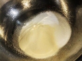 step1: 魚膠粉加入大盆內