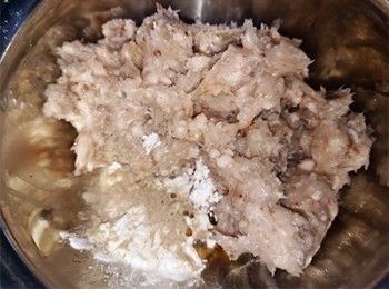 step6: 加入<span class="group_2">調味</span>料打至起膠