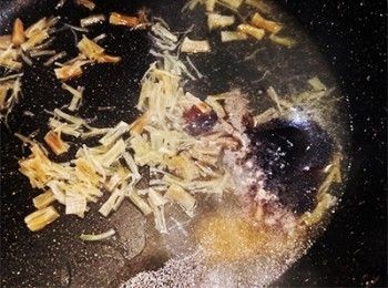 step11: 加入<span class="group_2">調味</span>煮成汁