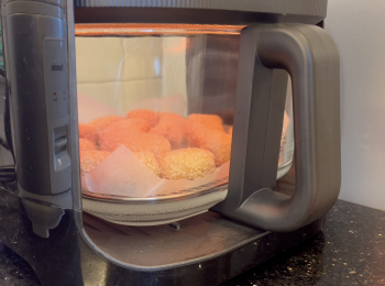 step4: 175度氣炸15分鐘，中途翻面2次，最後200度氣炸 10-15分鐘 ，笑口棗氣炸至金黃色即可