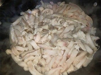 step3: 大火煮滾起，中火煮至水份完全蒸發