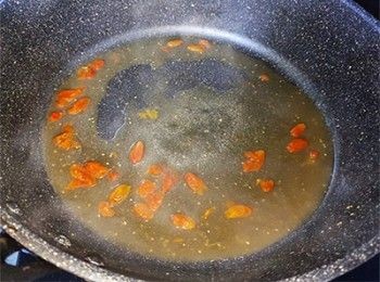 step19: 加入杞子及鹽<span class="group_2">調味</span>