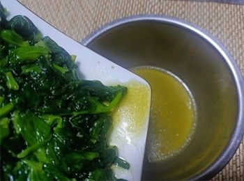 step3: 上碟，隔出蔬菜水