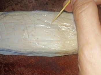 step16: 用牙簽戳幾個孔