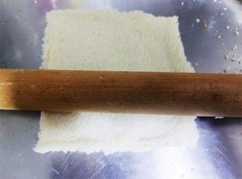 step8: 麵包用面棍碌薄