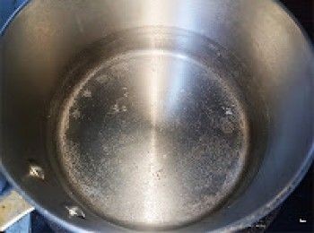 step17: 清水煲至剛起泡，轉小火