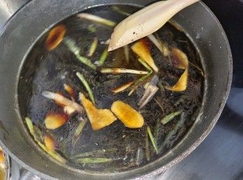 step6: 加入<span class="group_2">材料B</span>醬汁