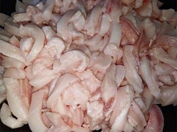 step1: 肥肉洗淨切粗條