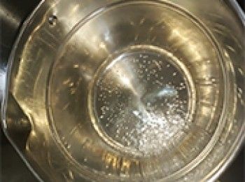 step5: 把清水煮滾，熄火