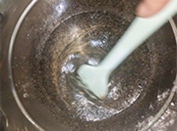 step13: 開中火，一邊倒，一邊攪拌