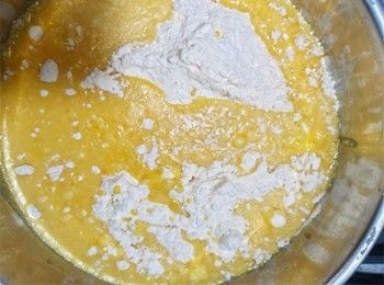 step3: 加入<span class="group_2">材料B</span>，揉搓成糰