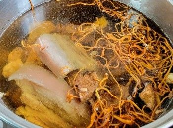 step13: 用約 2.5-3 公升水放入材料