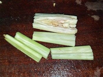step1: 香茅拍碎切段