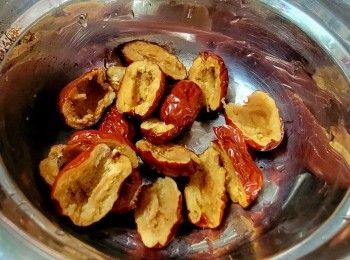 step7: 紅棗 , 紅棗浸軟去核