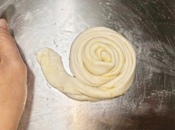 step15: 尾端用手壓平