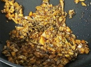 step5: 加入<span class="group_2">調味料</span>拌粉均勻