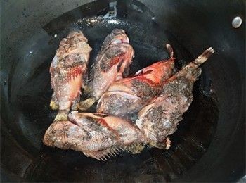 step4: 起油鑊，放入石崇煎香