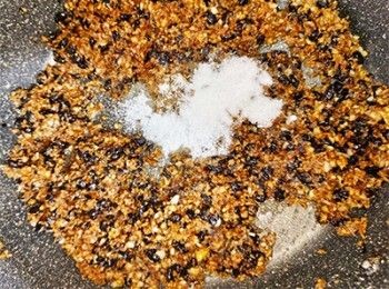 step8: 加入砂糖拌勻