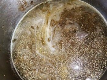 step6: 加入牛高湯煮滾