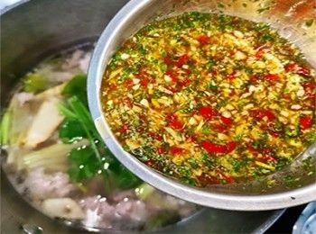 step13: 加入香茅酸辣汁
做法上面有連結https://cook1cook.com/recipe/55361