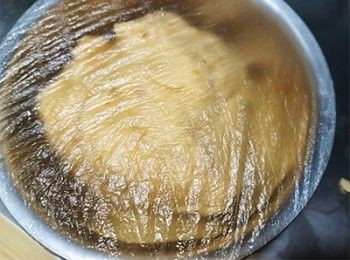 step12: [蜂巢皮做法] 保鮮膜封好，靜置10分鐘