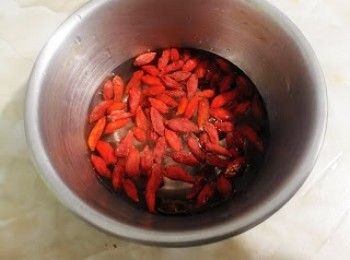 step5: 杞子清水浸10分鐘